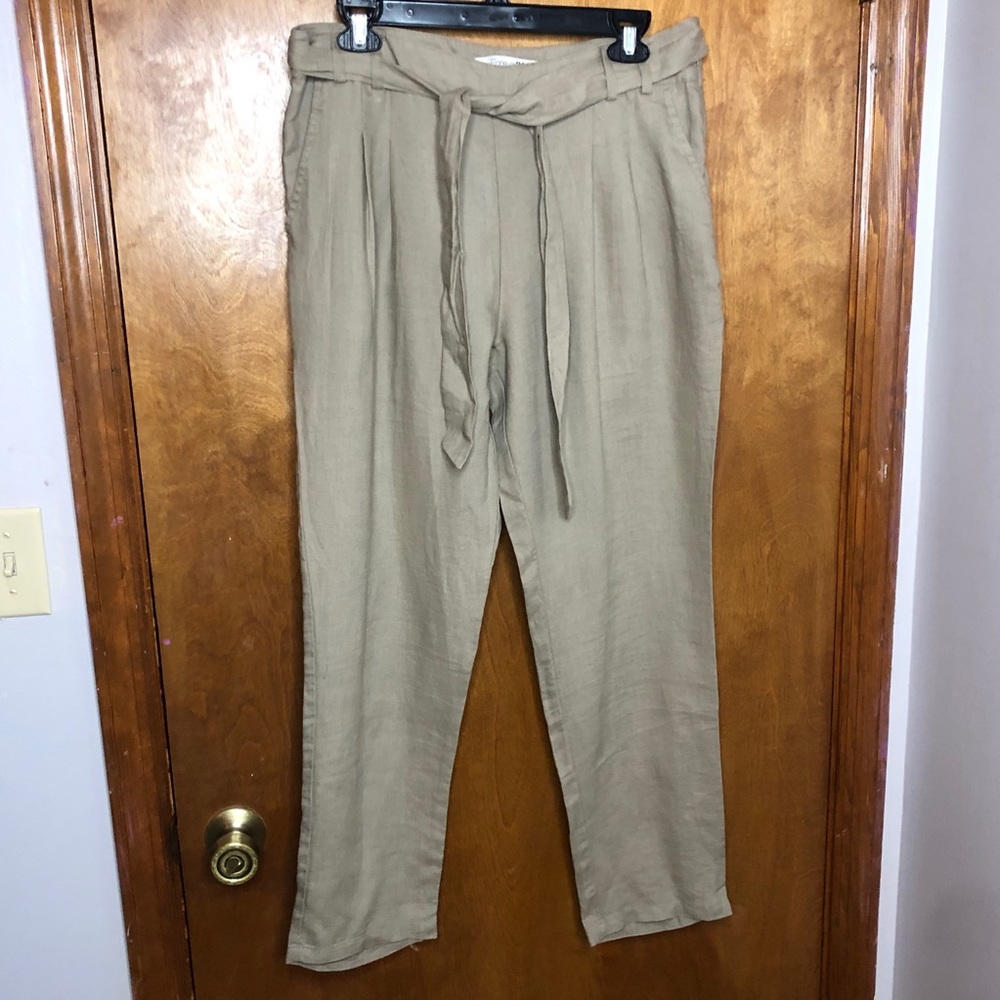Linen paper bag pants. Never worn. Size L.